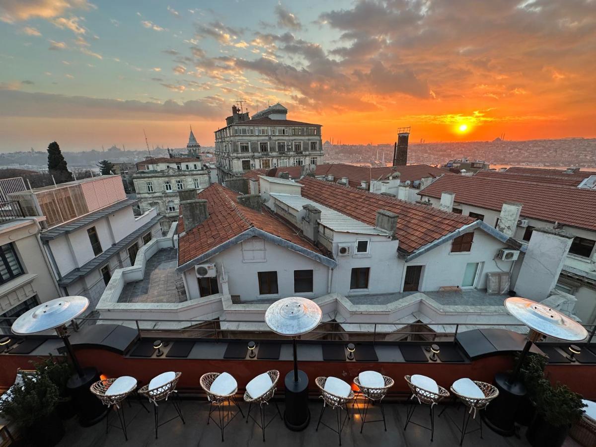 Ruz Hotels Istambul Exterior foto Sunset at the hotel