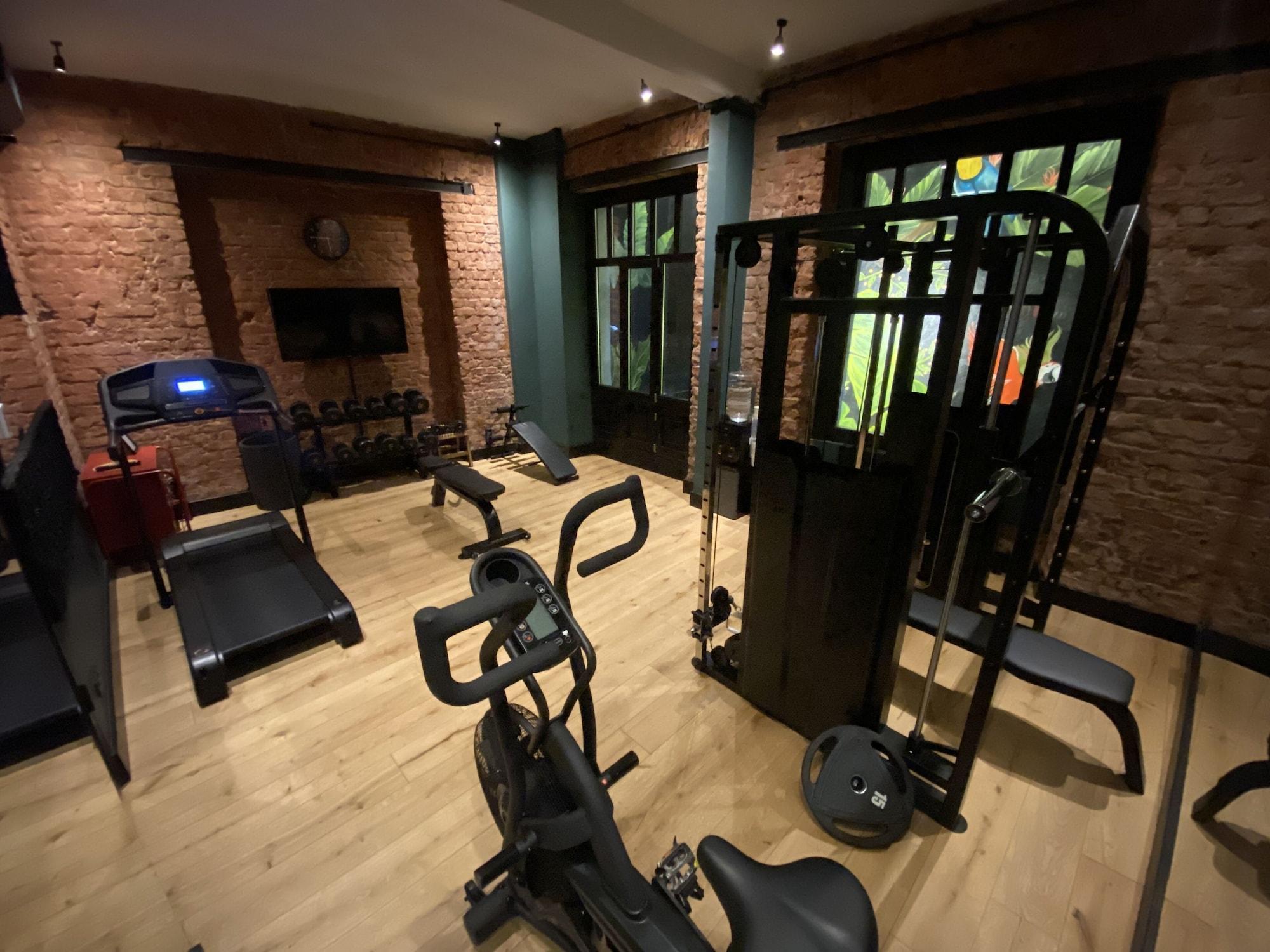 Ruz Hotels Istambul Exterior foto The gym at the hotel