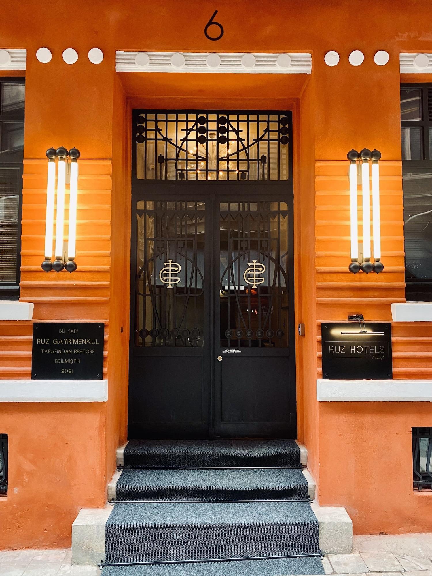 Ruz Hotels Istambul Exterior foto Entrance to the hotel